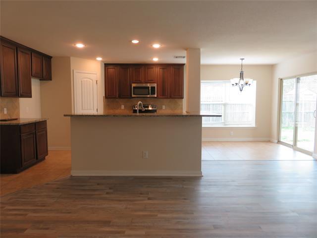 Foto del edificio - 1321 Crestview Dr