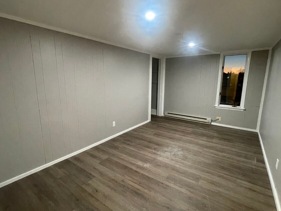 Bedroom - 561 Titus Ave
