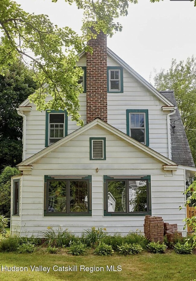 Building Photo - 20 Millrock Rd