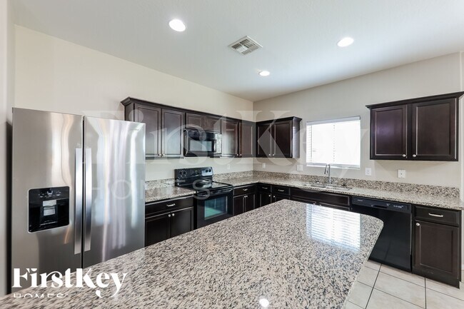 Foto del edificio - 4936 S 238th Ln