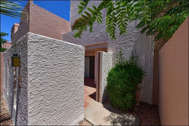 Foto del edificio - Available now!