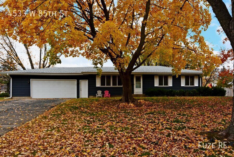 Foto principal - 4533 W 85th St