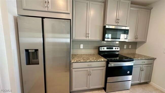 Foto del edificio - 3034 Royal Gardens Ave