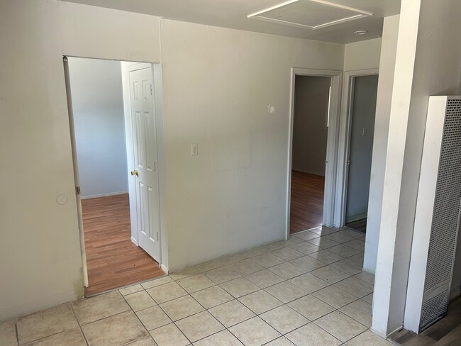 Building Photo - 2019 Valley Rd