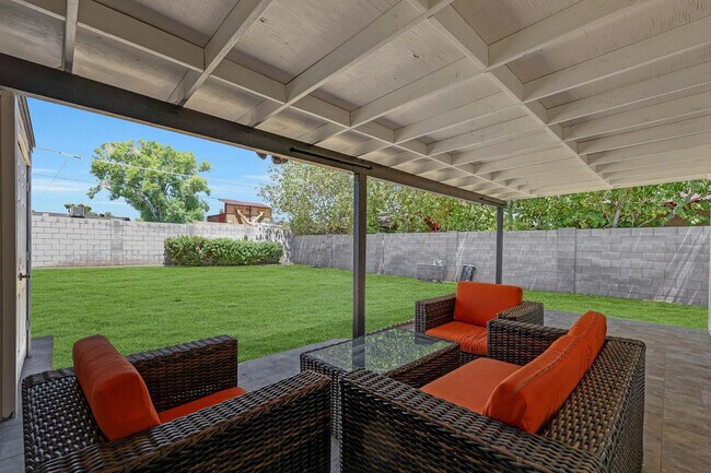 Foto del edificio - 224 W Glenrosa Ave