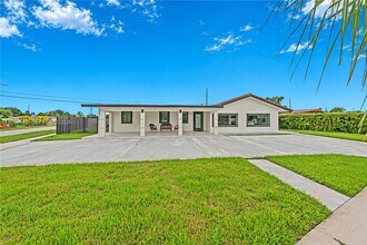 Building Photo - 11300 SW 43rd St