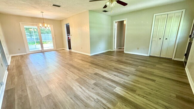 Foto del edificio - Cozy Home in NW Area