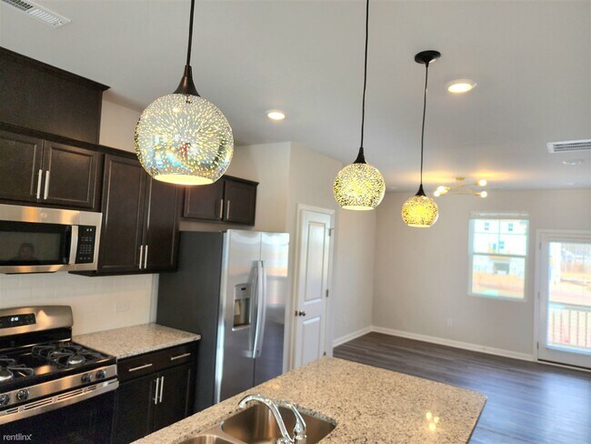 Building Photo - 3 br, 3.5 bath Townhome - 171 Garden Vine ...