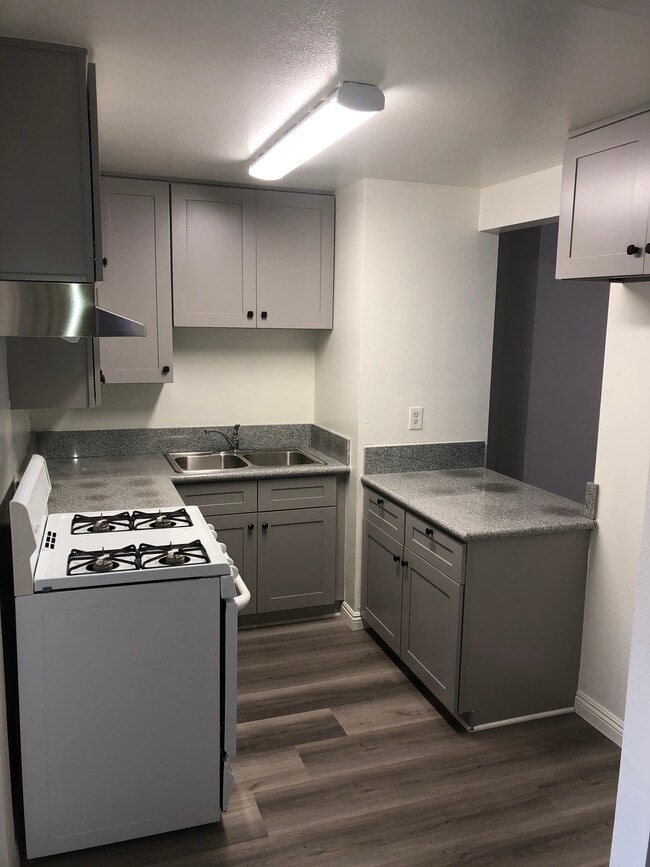 Building Photo - 2734 James M Wood Blvd