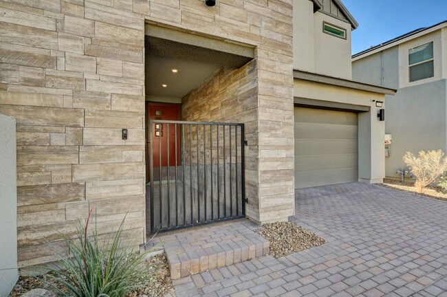 Building Photo - STUNNING 2 Story, 3 Bedroom Home in INSPIR...