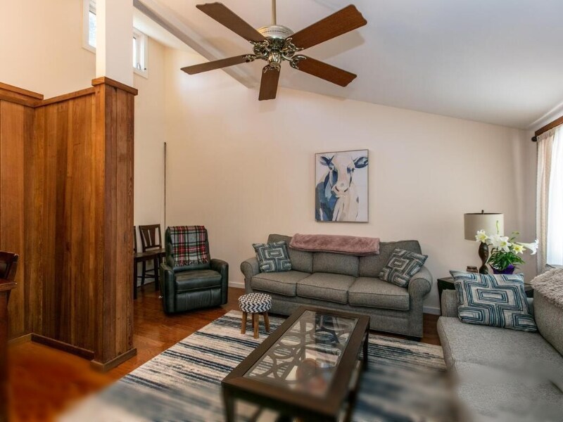 Foto principal - 121 Carolina Dr