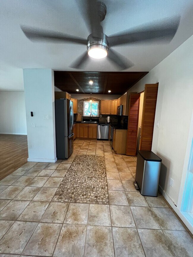 Foto del edificio - PET FRIENDLY, enclosed backyard, Central Kihei 3 bed/2 bath plus bonus room