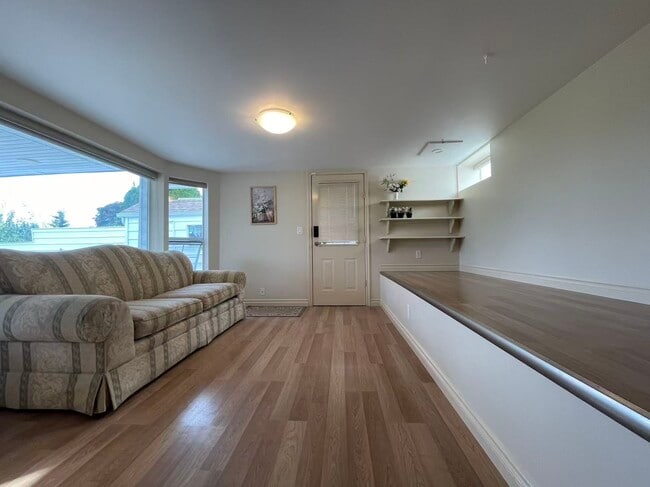 Photo du bâtiment - 1021 Tuxedo Dr
