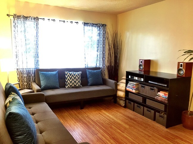 Sala de estar - 20 20th Ave