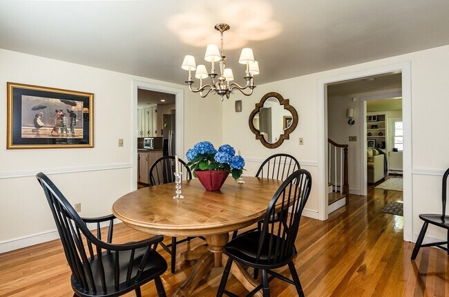 Building Photo - 76 Adams St