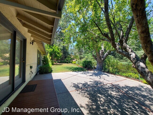 Foto del edificio - 5 br, 3 bath House - 3106 Sweetbrier Circle