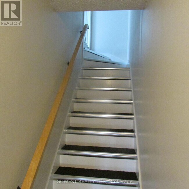 Photo du bâtiment - 24 A Roncesvalles Ave