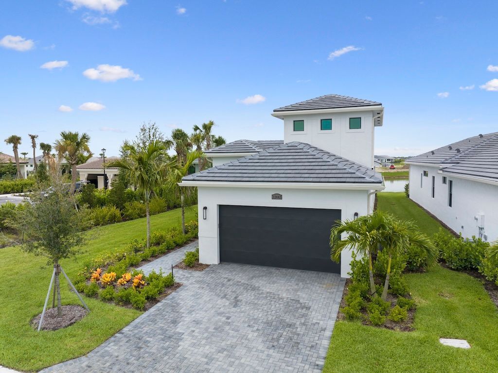 Primary Photo - 12442 SW Lunata Way