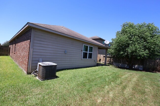 Building Photo - 9811 Blue Sapphire Ln