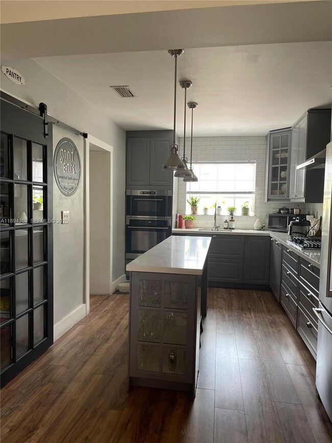 Foto del edificio - 8301 SW 27th Terrace