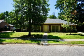 Building Photo - 3978 Ray Dr