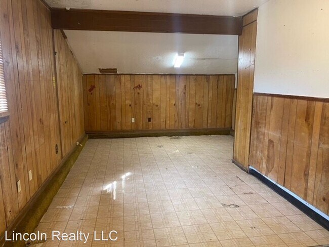 Building Photo - 3 br, 2 bath House - 700 E. Brookwood Place