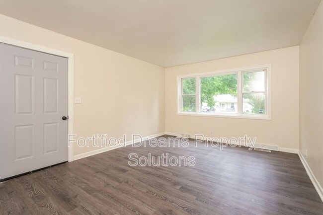 Building Photo - 509 Steele St