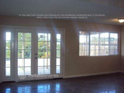 Foto del edificio - 165 Bluebird Ct