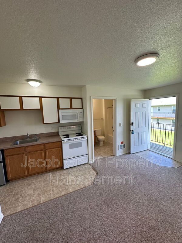 Building Photo - 1378 Curlew Ave