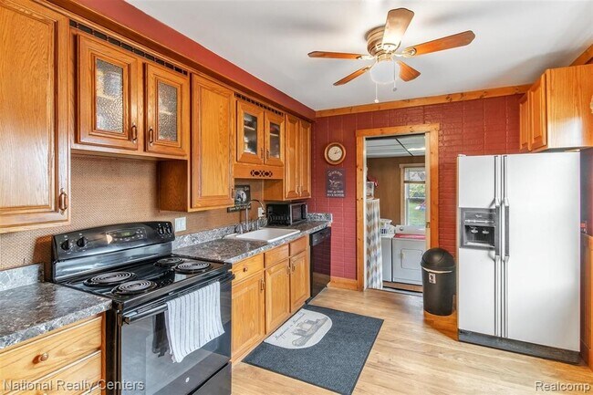 Foto del edificio - 21371 Hillcrest St