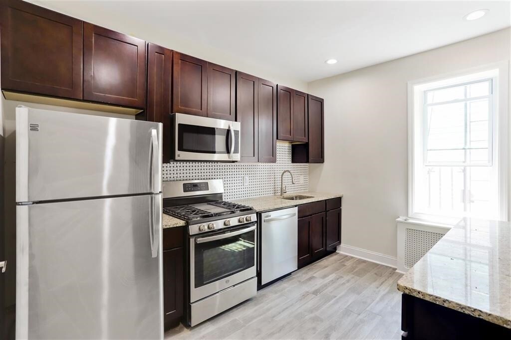 Foto principal - 568 West Side Ave