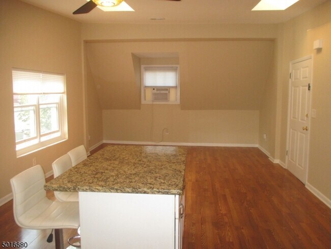 Building Photo - 15 Central Ave