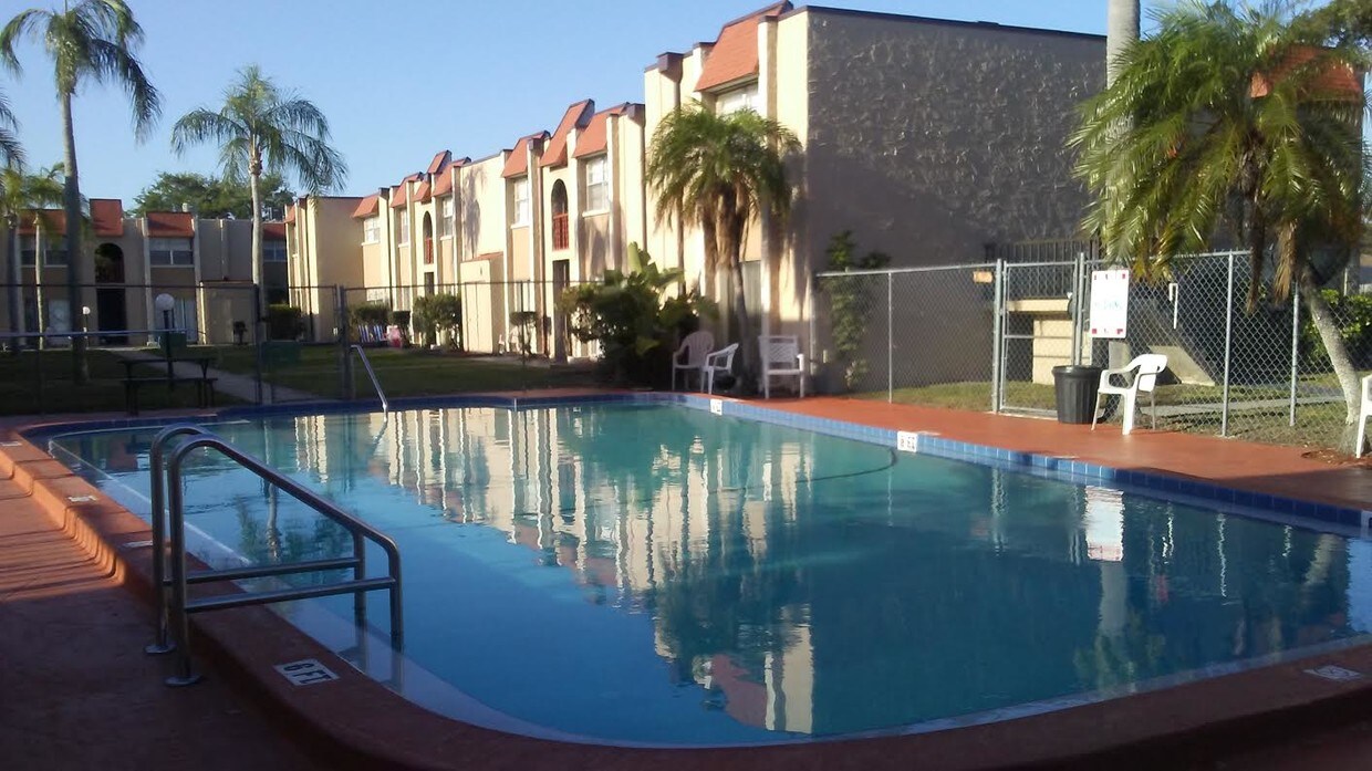 5231 59th Cir W, City, FL 33709 Room for Rent in City