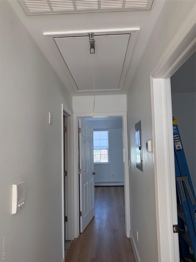 Building Photo - 17 W 20th Rd