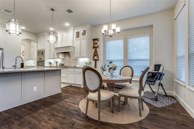 Foto del edificio - 627 Paint Creek Ct