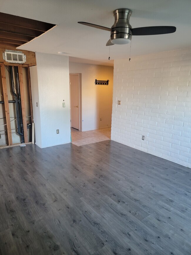 Building Photo - 8450 E Old Spanish Trail