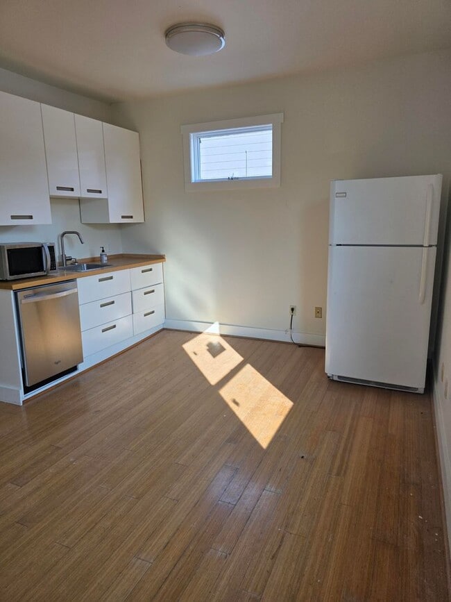 Photo - FREMONT COURT Apartment