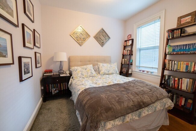 Building Photo - 32 Garden St