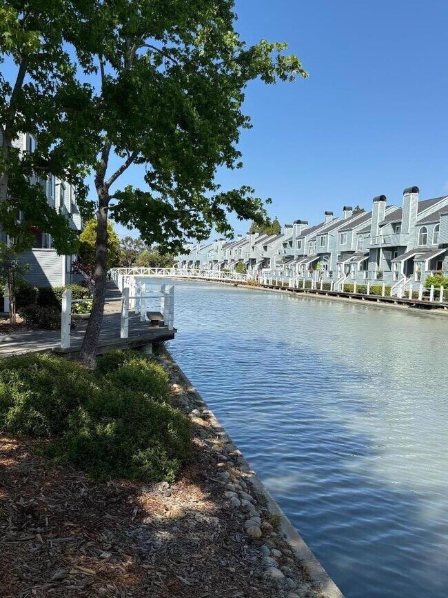 Foto del edificio - 767 Port Walk Pl