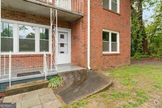 Building Photo - 147 Burnside St