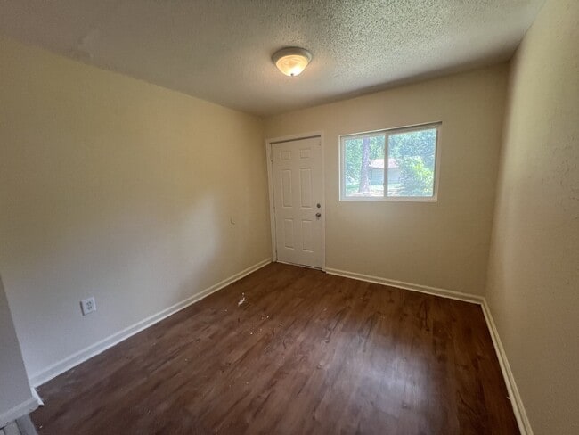 Building Photo - Duplex for Rent