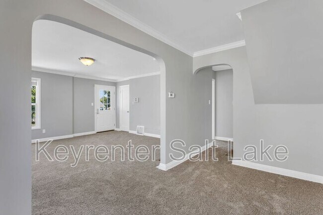 Foto del edificio - 1529 Ramona Ave