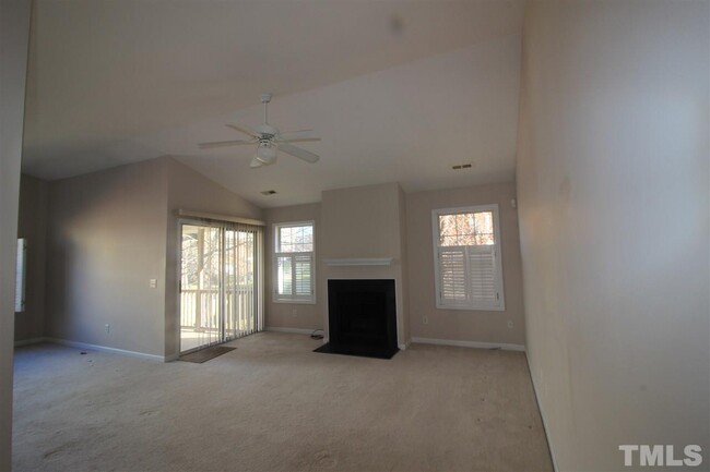 Foto del edificio - 2421 Wellington Ridge Loop
