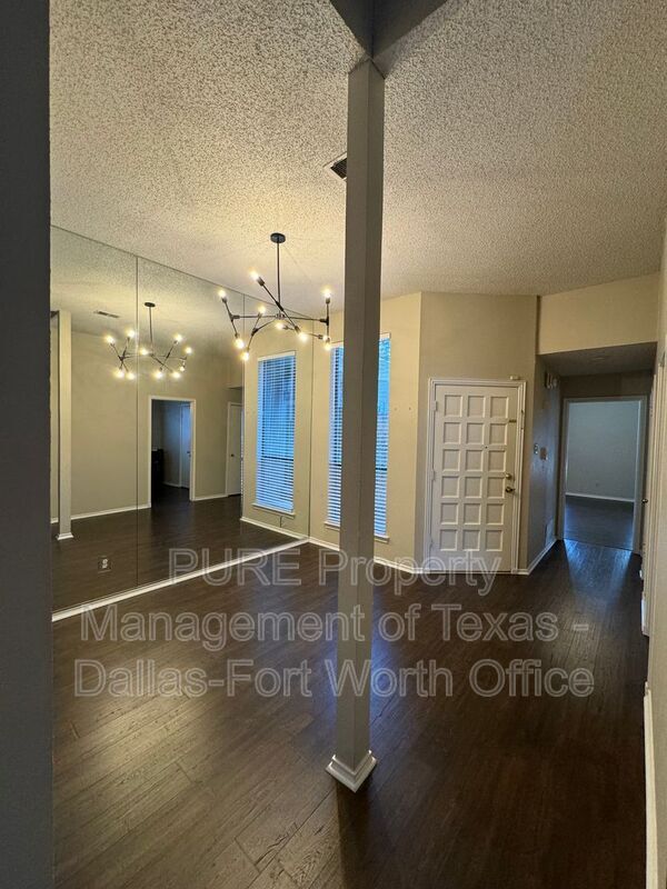 Building Photo - 6308 Winton St