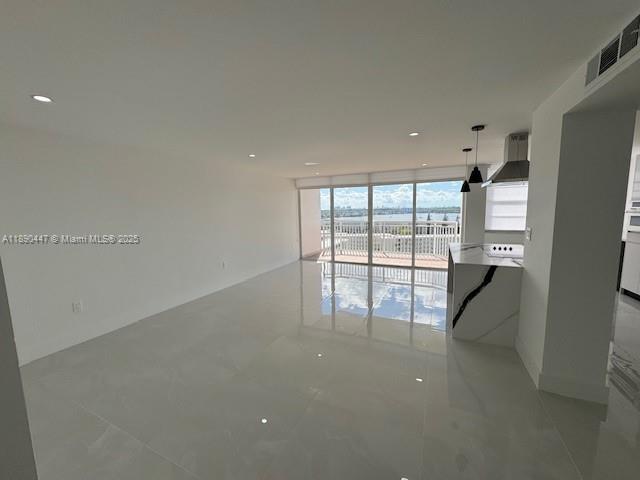 Foto del edificio - 18021 Biscayne Blvd