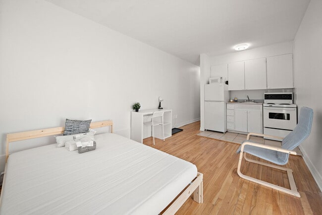 Building Photo - 3462-3466 Rue Aylmer