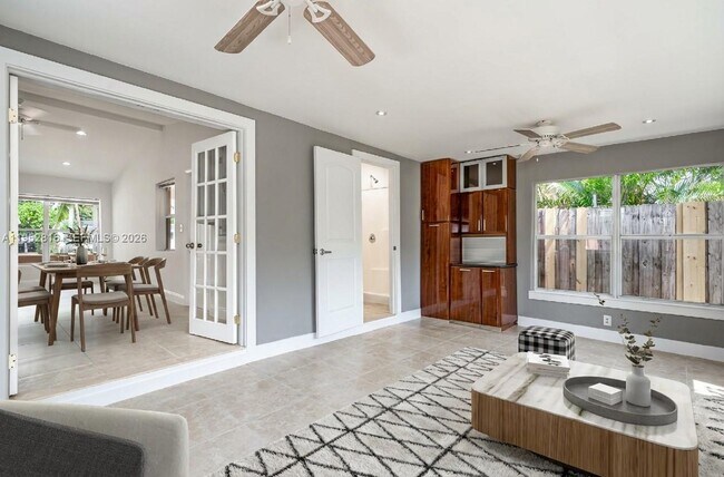 Foto del edificio - 1032 SW 22nd Terrace