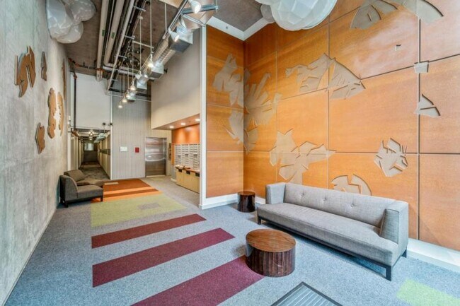 Building Photo - 1 bedroom in Seattle WA 98109