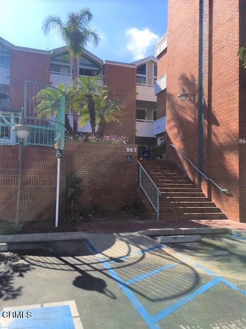 Building Photo - 865 S B St