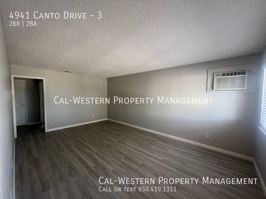 Primary Photo - Excellent Value! Upstairs 2/1! Camden and ...